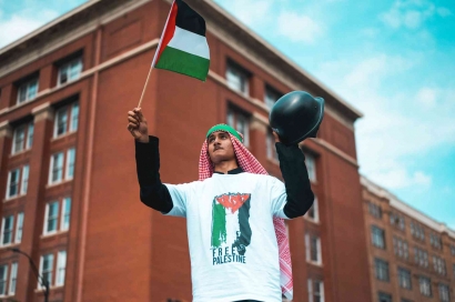 Mendukung Palestina, Menegakkan Amanat Konstitusi