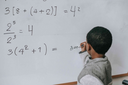 Peningkatan Kualitas Pendidikan Matematika di Indonesia: Telaah Berdasarkan PISA dan Best Practices Internasional