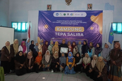 PPK Ormawa UKM ASC Dorong Kreativitas Jemari Ibu-Ibu Kelurahan Tlogomas Melalui Pelatihan Inovasi Jelly Art