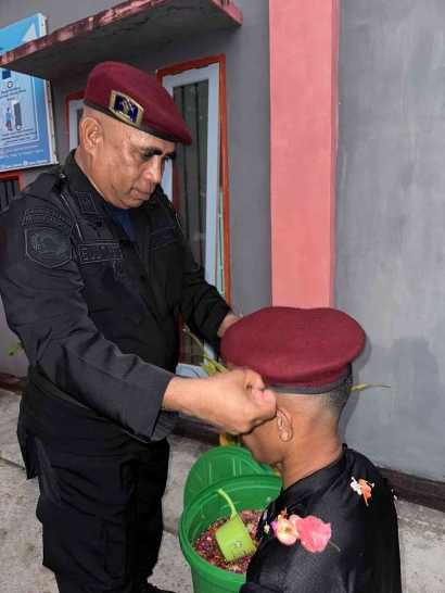 Penuh Rintangan, Petugas Lapas Saparua Jalani Tradisi Pembaretan