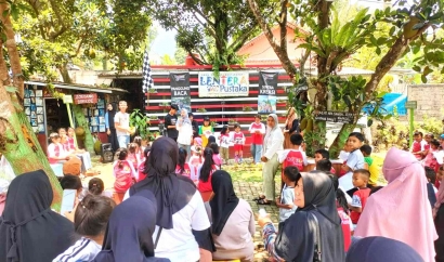 Berliterasi di Taman Bacaan, Banyak atau Sedikit Pembacanya Itu Relatif Asal Konsisten