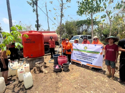 Kekeringan Melanda, 'Aisyiyah Ponorogo Kirim Bantuan Air Bersih