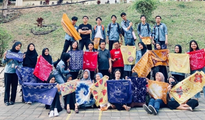 Kegiatan Modul Nusantara Mahasiwa PMM 3 UPI: "Belajar Membatik dengan Mahasiswa FPSD"