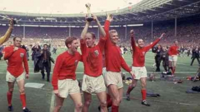 Kabar Duka: Bobby Charlton, Legenda Inggris dan MU Akhirnya Berpulang Menghadap Sang Khalik