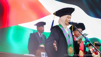 Salurkan Semangat Jihad, Guru Besar UMS Bacakan Pusisi untuk Palestina