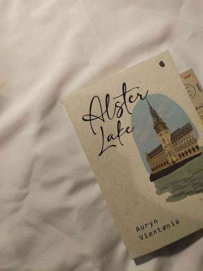 Review Novel Alster Lake