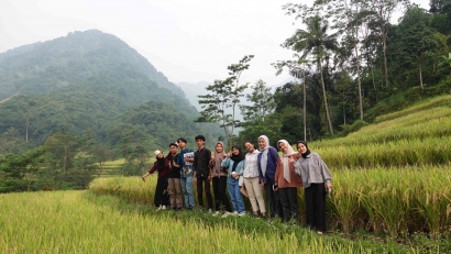 Persiapan Turun Lapang, Peserta OVOC Kunjungi Kawasan Ekowisata Padi di Pamijahan
