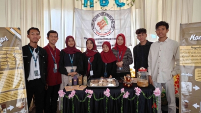 Micro Biotechnology Club Menyuguhkan Produk Kombucha Tea dan Muffin Glutten Free