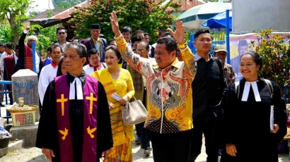 Ribuan Masyarakat Toba Hadiri Doa Borhat-Borhat Lamhot Sinaga di Laguboti, Kabupaten Toba