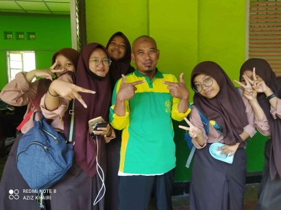 Guru Agama Islam di SMK Negeri Surabaya, Ternyata Seorang Penjual Ini