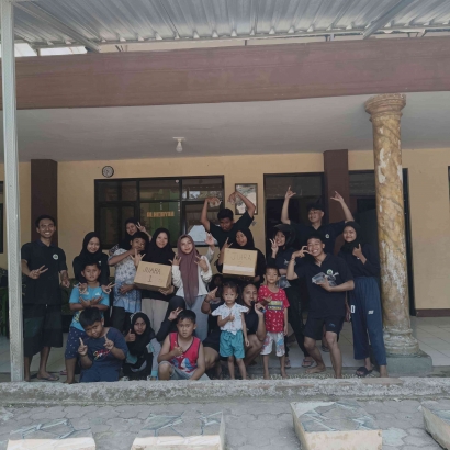 Mahasiswa KKN Universitas Negeri Malang Hibur Anak-anak Panti Asuhan Al-Hidayah Desa Donomulyo