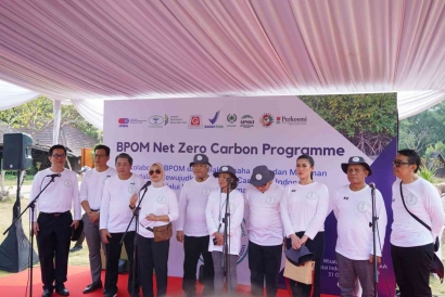 Dukung Net Zero Emission, PT Mustika Ratu Tbk (MRAT) dan BPOM Tanam Mangrove di Angke
