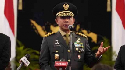 Jokowi Hendak Angkat Agus Subiyanto jadi Panglima TNI, Nepotisme Lagi?