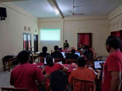 INSTIKI Community Service Pelatihan Microsoft Excel BUMDes Batuaji Kabupaten Tabanan Provinsi Bali