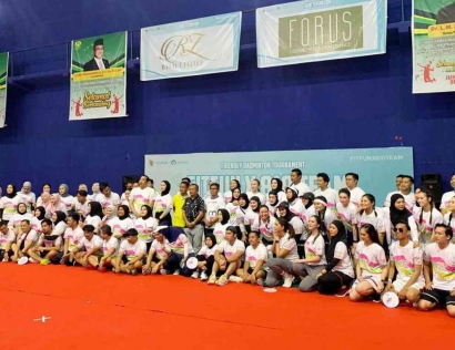 Menggeloranya Semangat Bulu Tangkis: Friendly Badminton Tournament di Kendari