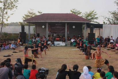 Jaran Eblek Kesenian Desa Sodong, Tim PPK Ormawa DPM FBS UNNES Mengadakan Pementasan Jaran Eblek sebagai Bentuk Konservasi Seni dan Budaya