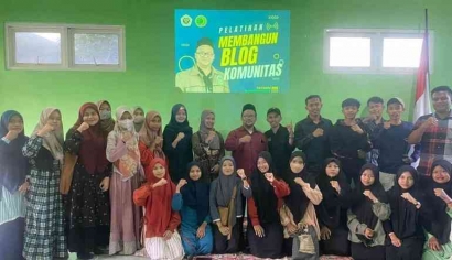 Gelar Pelatihan Membangun Blog Komunitas: Mahasiswa Prodi HES STAIHA Bawean Siap Kembangkan Kemampuan Jurnalistik