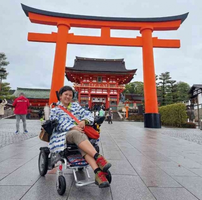 Aku tetap Tidak Bisa Melewati Gerbang Puluhan Torii di Fushimi Inari Taisha