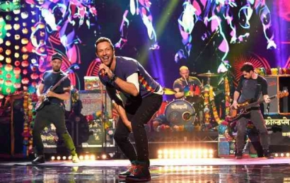 Vokalis Coldplay Chris Martin Menggegerkan Penggemar, Apa Soal?