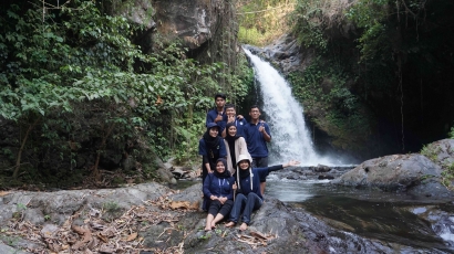 Kunjungan Mahasiswa KKN UM Desa Benjor dan KKN UM Desa Belung Tahun 2023 ke Coban Jidor Tumpang