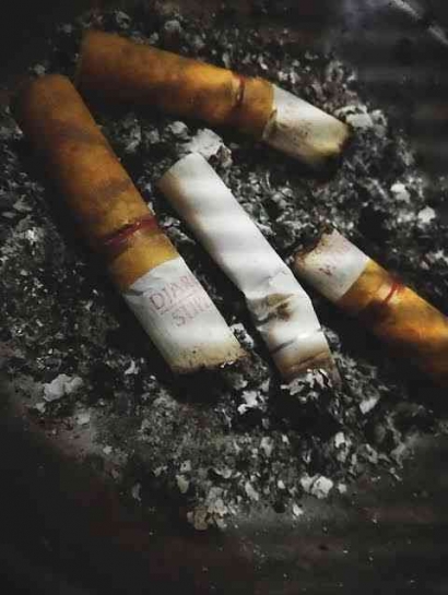 Tembakau: Rokok dan Bahayanya
