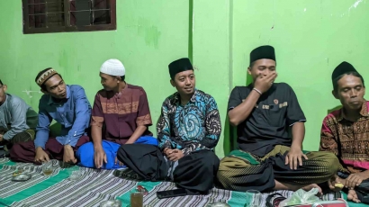 Mahasiswa KKN IAI Syarifuddin Mengikuti Kegiatan Rutinan Pemuda Gotong Royong RW 10 Dusun Rekesan