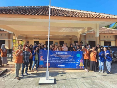 Keseruan Warga Desa Kaligintung Dalam Kegiatan Pelatihan Pengolahan Telur Asin dan Studi Banding Peternakan Bebek di Bambanglipuro