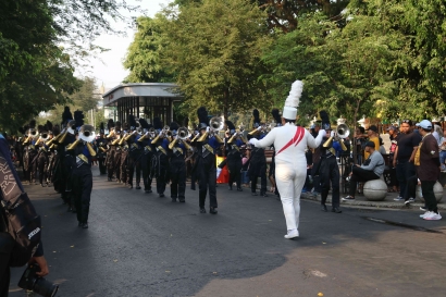 Marching Band Citra Derap Bahana UNY Meraih Peringat Pertama dalam Street Parade Kejuaraan Piala Raja Hamengkubuwono 2023