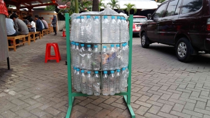 RePlastic, Ingat Tempat Sampah Botol Plastik di Kantin Palmerah Barat