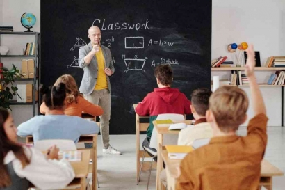Atasi Kebosanan Belajar Siswa dengan Hadirkan Guest Teacher