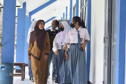 Merayakan Hari Guru dengan Filosofi Pendidikan di Indonesia