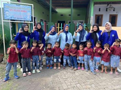 Bersih dan Seru: Anak PAUD Pelita Bunda Kota Batu Belajar Cuci Tangan dengan Mahasiswa Universitas Negeri Malang