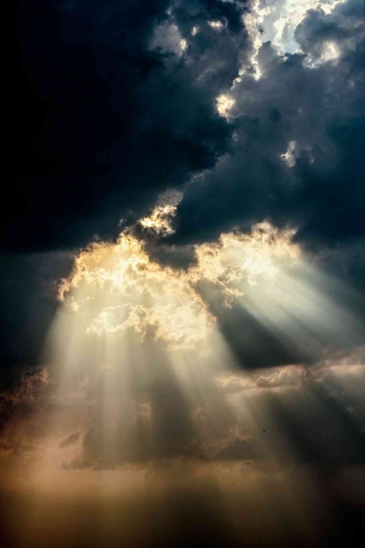 Allah yang Berkuasa atas Langit (Penciptaan Hari Kedua: Kejadian 1:6-8)