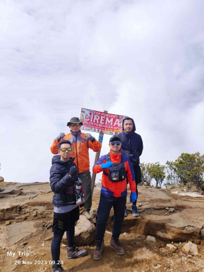 Ekspedisi Menuju Atap Jawa Barat (Puncak Gunung Ciremai 3078 MDPL)