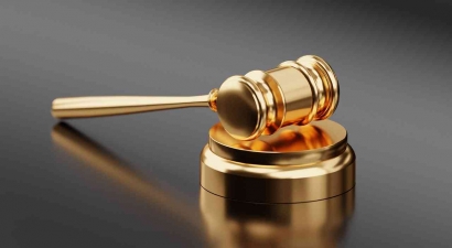 Kewajiban terhadap Klien dalam Common Law: Gugatan, Standar, Profesionalism, dan Hak Subrogasi
