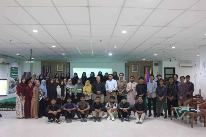 Penerima Beasiswa Perbankan Syariah Mengikuti Pelatihan Kepribadian dalam Rangka Pembinaan Minat dan Bakat Mahasiswa FSI UMRI 2023