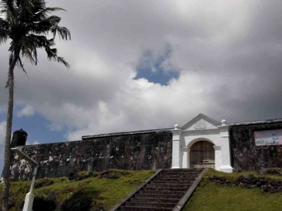 Benteng Duurstede: Menelusuri Jejak Sejarah Bangsa Portugis dan Belanda di Pulau Saparua