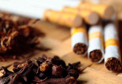 Ancaman Sigaret Kretek Tangan (SKT) sebagai Tumpuan Ekonomi: Terbelenggu Dilema Kenaikan Cukai Rokok