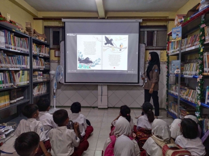 Mahasiswa Administrasi Bisnis UNTAG Surabaya Mengembangkan Literasi Berbasis Flipbook di SDN Kedungdoro V Surabaya melalui Kampus Mengajar 6
