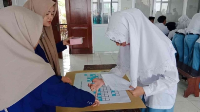 Menerapkan Pembelajaran yang Bermakna melalui Ulangan Harian Berbasis Game dan Pembuatan Poster Kimia Hijau bagi Peserta Didik MA Al Maarif Singosari