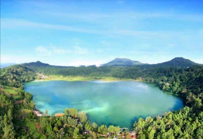 Kandungan Asam Sulfat Alam di Balik Keelokan Danau Linow