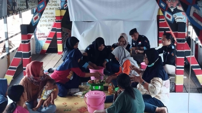 Mahasiswa Prodi Hubungan Masyarakat UPNVY Gelar Sosialisasi dan Pelatihan Eco Enzyme Pada Masyarakat Kampung Code, Yogyakarta