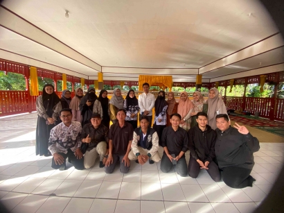 Ziarah Mahasiswa Pascasarjana UIN Samarinda ke Situs Bersejarah Peradaban Islam di Kutai Lama
