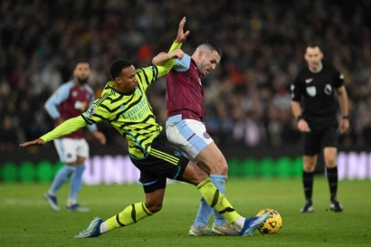 Aston Villa vs Arsenal 1-0: The Gunners Lengser dari Puncak Klasemen