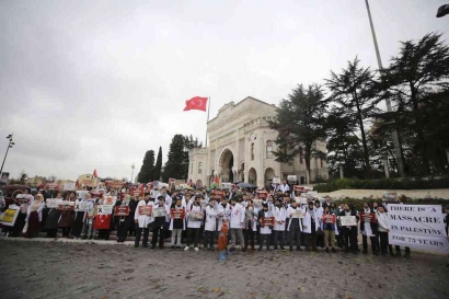 Semarak Pawai Solidaritas Para Dokter terhadap Gaza di Istanbul