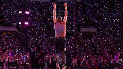 Coldplay's Jakarta Concert: Enthusiasm Turns to Disappointment