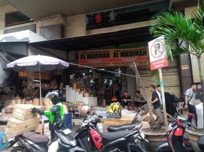 Fasilitas Kian Rusak, Pasar Baru Bandung Butuh Perhatian