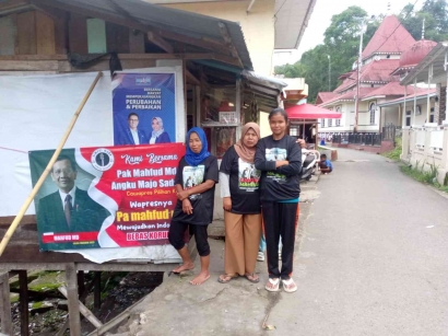 Ketua TPR Ganjar Pranowo-Mahfud MD Pasang Ratusan Spanduk di Kabupaten Agam Sumatera Barat