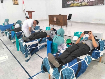 Pegawai Lapas Bulukumba Ikuti Donor Darah dalam Rangka Hari Juang TNI AD