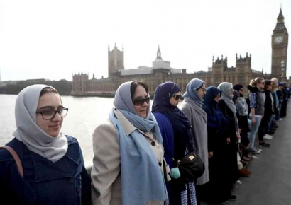 Isu Perkembangan Islam di Tengah Fenomena Islamofobia di Inggris (Britania Raya)